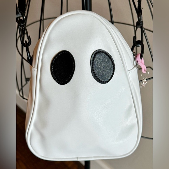 New Halloween Spooky White Ghost Crossbody Shoulder Purse Bag w/ Charm & Strap - Picture 2 of 7